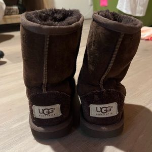 Kids ugg boots.